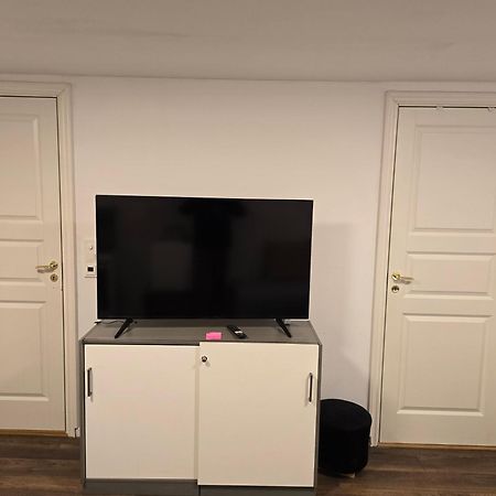 Beautiful 2 Rooms Apartment In Klofta,Near Oslo Airport& Oslo Exterior foto