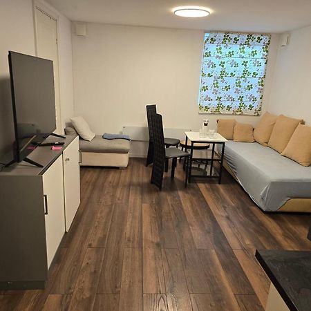 Beautiful 2 Rooms Apartment In Klofta,Near Oslo Airport& Oslo Exterior foto